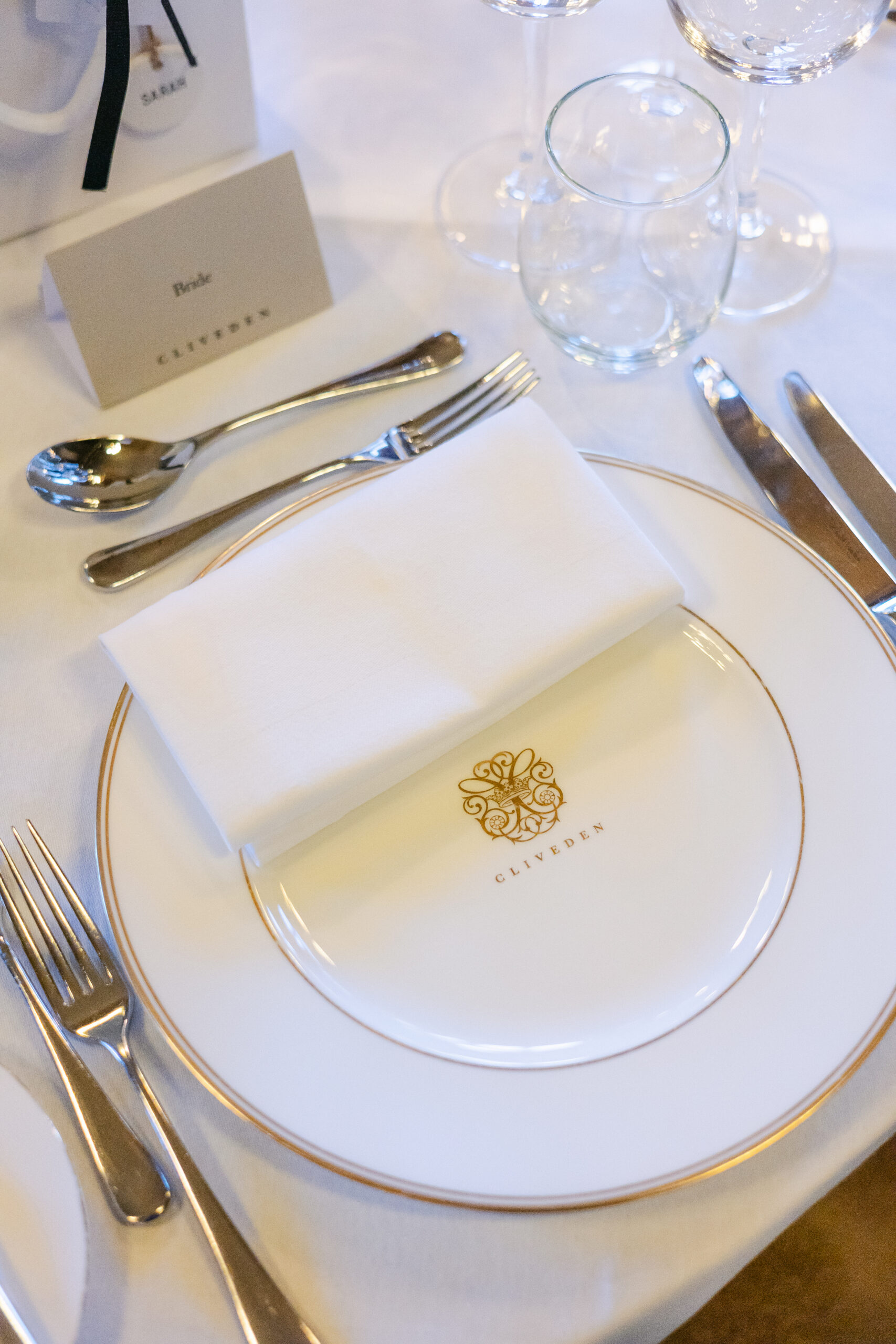 luxury country house wedding crockery cliveden